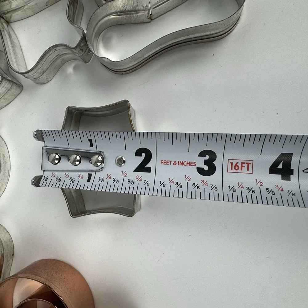 VTG Metal Cookie Cutters Crafts Set (26) Christmas Shapes‎ Gingerbread Man
